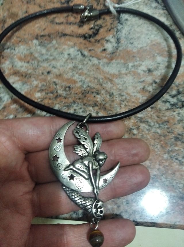 Colgante hada y luna plata envejecida
Cordón cuero