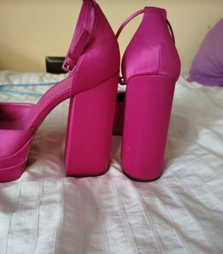 Zapatos tacón fucsia Mango