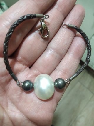 Pulsera plata y cuero marrón perla y hematites