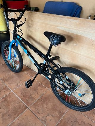 Bicicleta Urban, negra y azul
