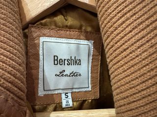 Chaqueta de cuero Bershka