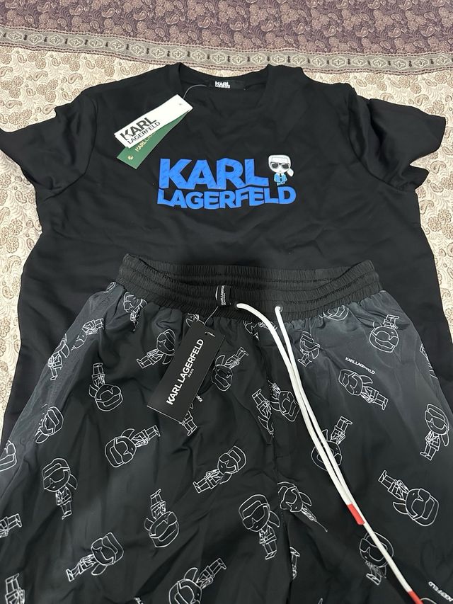 Conjunto Karl Lagerfeld: camiseta y bañador
