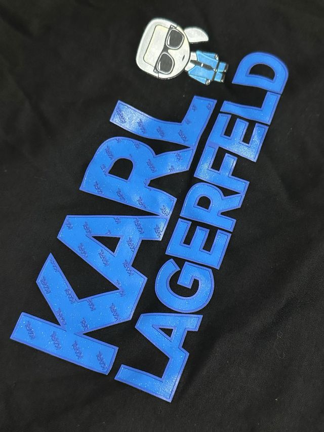 Conjunto Karl Lagerfeld: camiseta y bañador