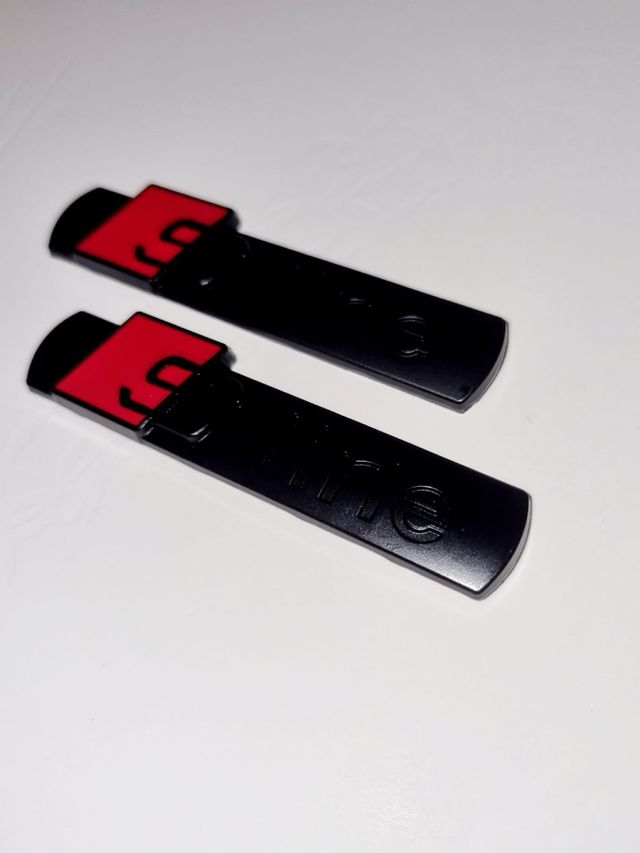 2 Adesivi S Line Audi - neri e rossi