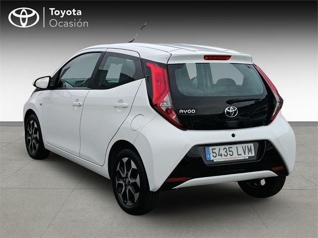 Toyota Aygo 5 Puertas x-play 70 Manual 5v