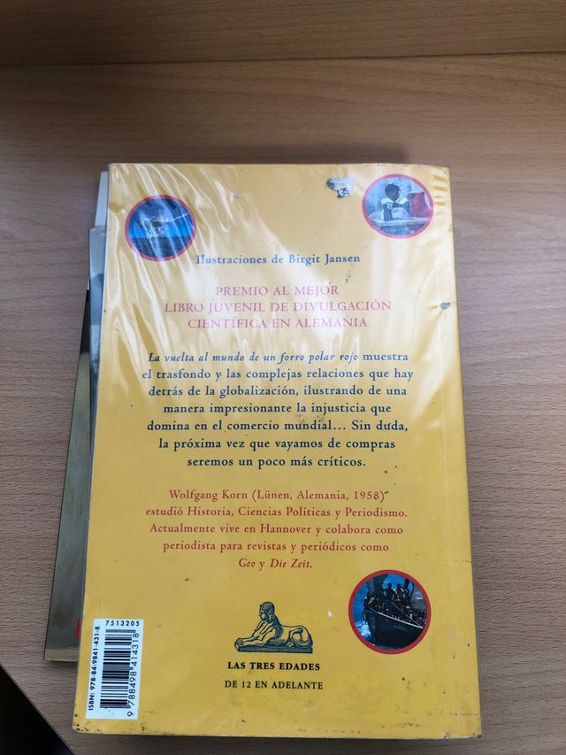 La vuelta al mundo de un forro polar rojo: Pequ...