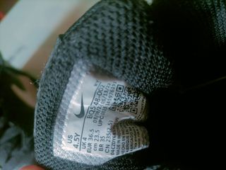 Zapatillas Nike blancas y negras