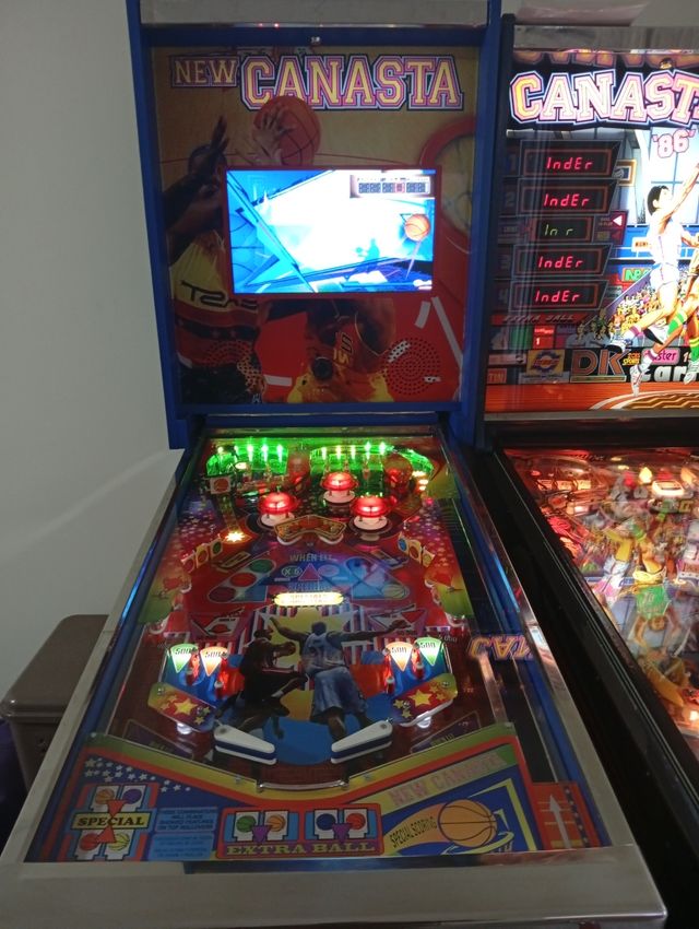 Máquina de Pinball New Canasta. Funcionando.