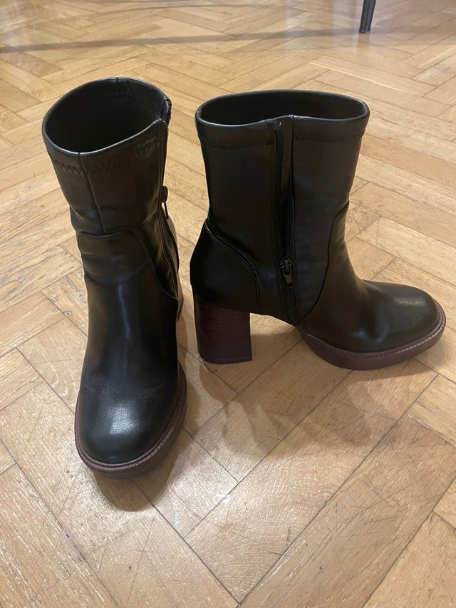 Botines negros Piccola Piu - tacón