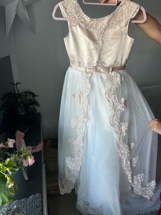 Vestido niña comunión beige encaje talla 10 a 11.