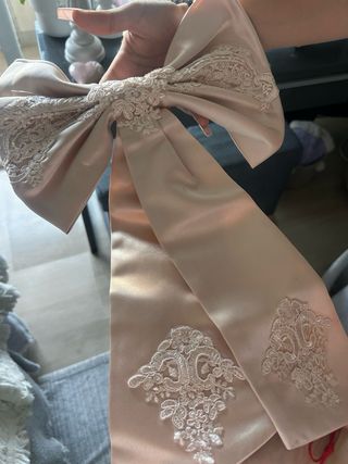 Vestido niña comunión beige encaje talla 10 a 11.