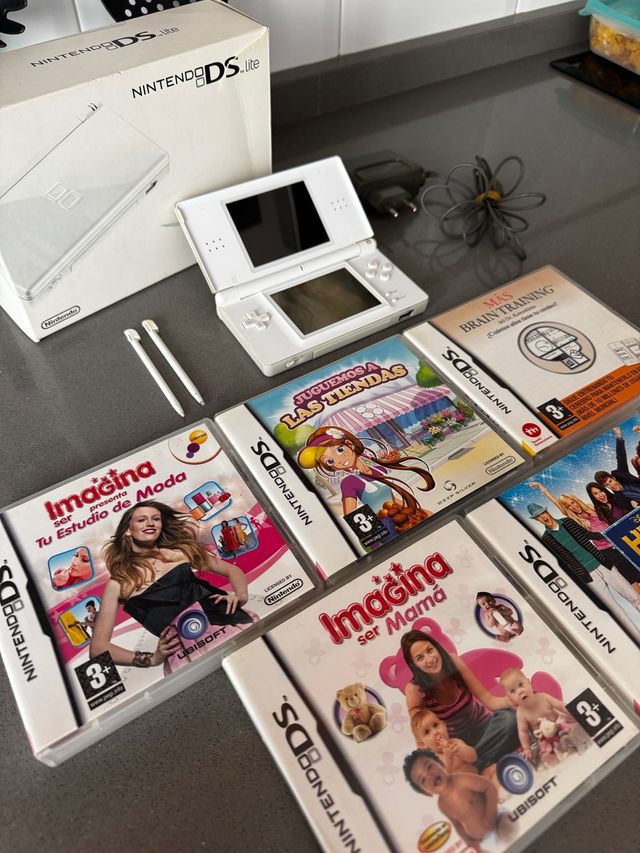 Nintendo DS Lite blanca + 5 juegos