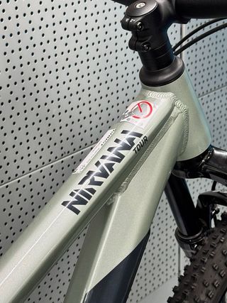 Bicicleta MTB Ghost Nirvana Tour SF gris negro