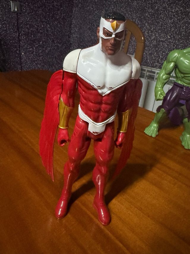 Figuras héroes Marvel y Star Wars