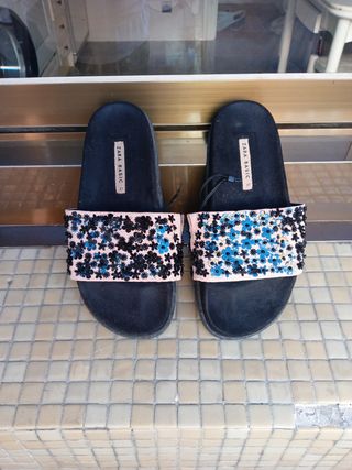 Sandalias Zara Basic con pedrería