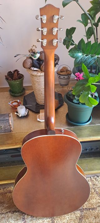 Godin 5th Avenue Kingpin + Estuche Tric Godin