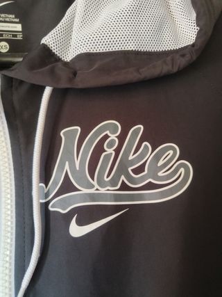 Chaqueta Nike negra XS con capucha 