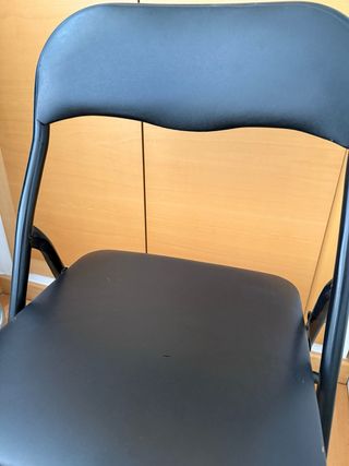 Silla plegable negra metal cuero sintético