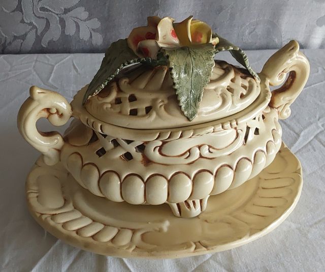 Salsera o sopera pequeña