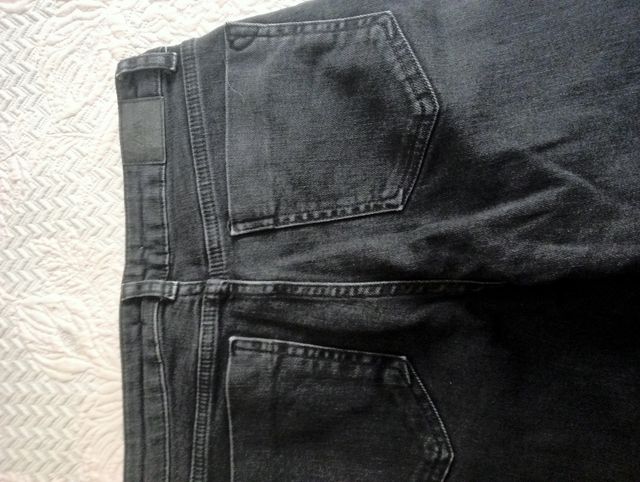 Jeans neri a zampa donna