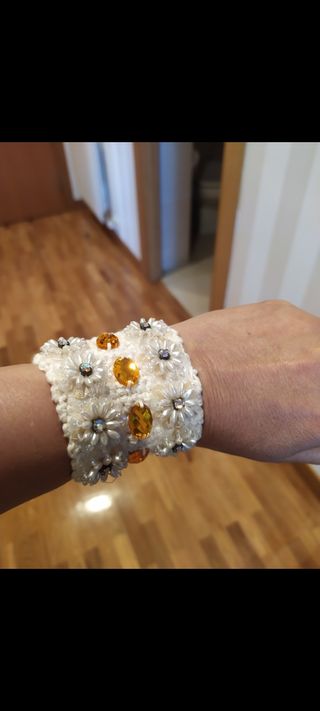 Pulsera crochet beige-blanca