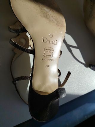Sandalias Dansi doradas talla 40