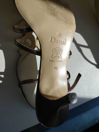 Sandalias Dansi doradas talla 40