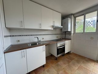 Piso en alquiler en Valdezarza en Madrid