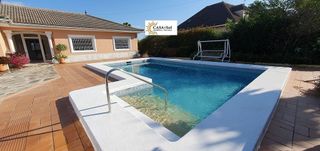 Chalet en alquiler en Pinos de Alhaurín - Periferia en Alhaurín de la Torre