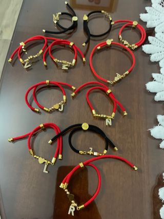 Pulseras inicial - rojas y negras