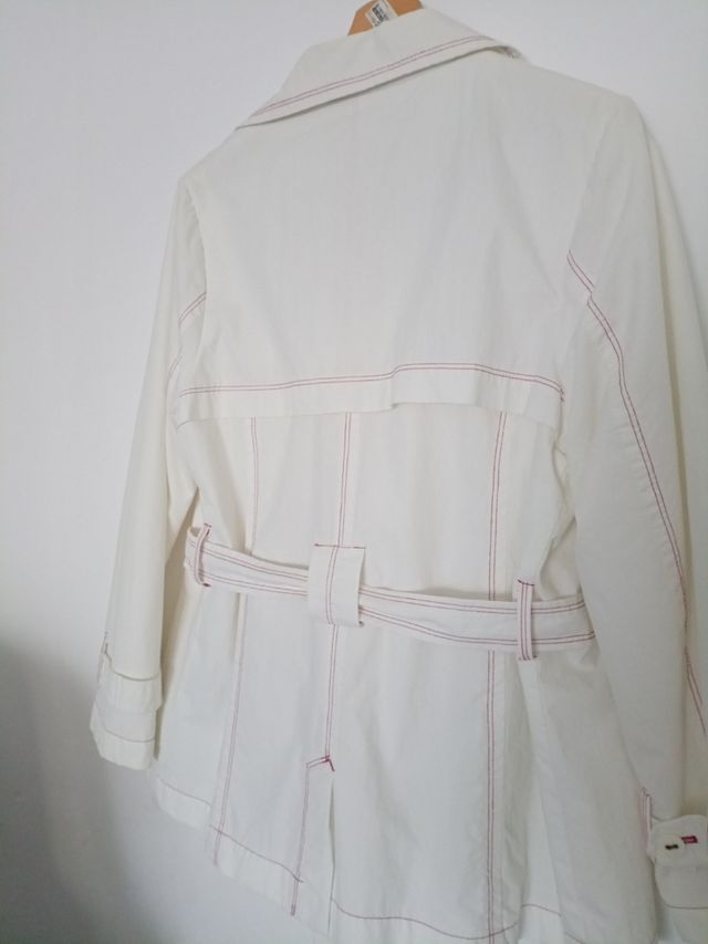 Gabardina blanca c/cinturón