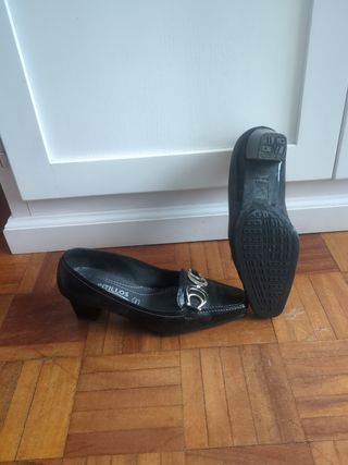 Zapatos Pitillos negros tacón bajo