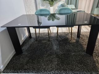 Mesa de vidro & 4 cadeiras pretas