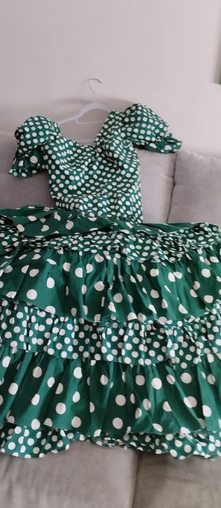 Traje gitana lunares verde y crudo clarito