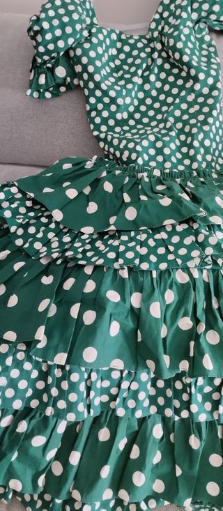 Traje gitana lunares verde y crudo clarito