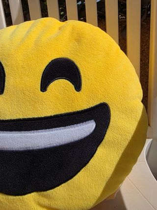 Cojín Emoticono Feliz