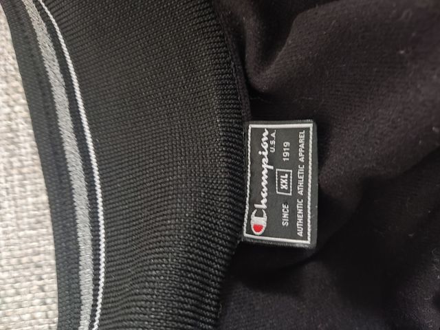 Chaqueta Champion negra