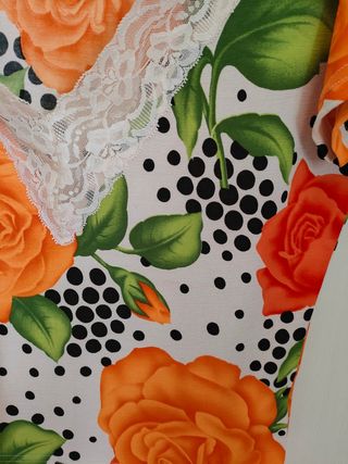 Camiseta UGO REALI flores-talla única