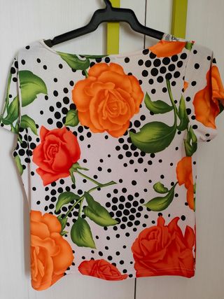 Camiseta UGO REALI flores-talla única