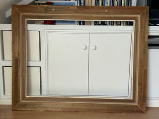 Marco dorado y verde Medidas: 125x98cms