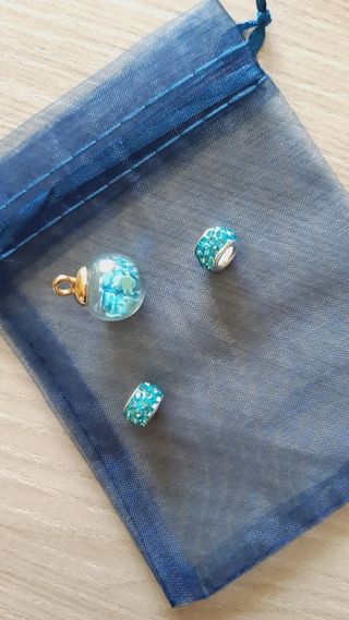 Charm portafortuna azzurro