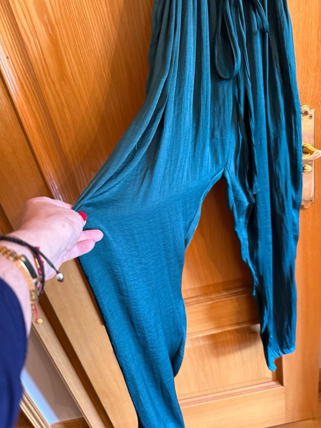 Mono verde esmeralda escote super original