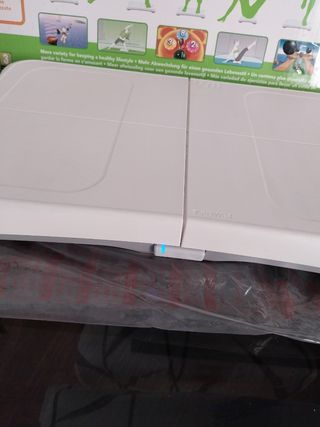 Wii Fit Plus - Nintendo