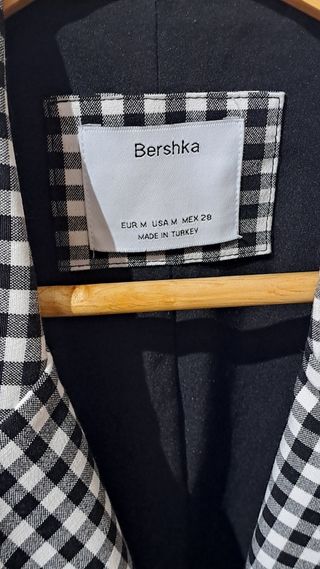 Chaqueta americana Bershka cuadros blanco-negro 