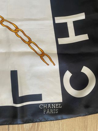 Pañuelo Chanel vintage blanco y negro