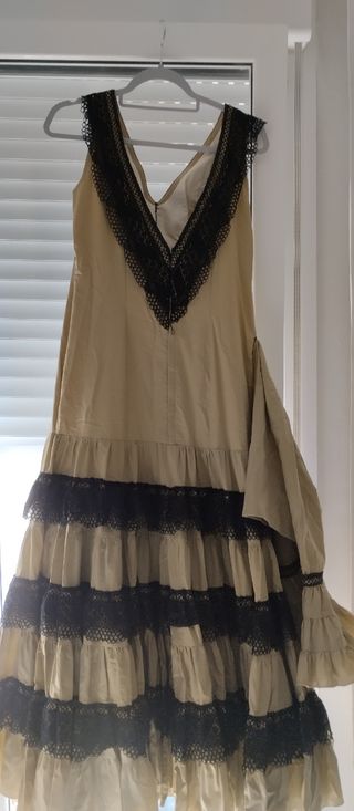 Traje gitana beige y negro