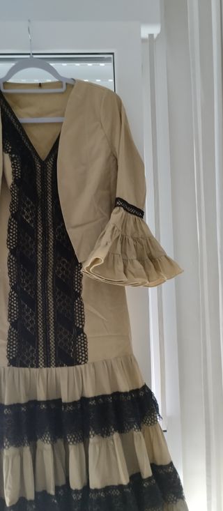 Traje gitana beige y negro