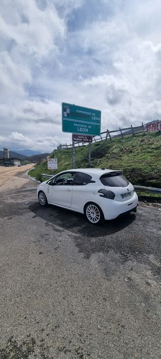Peugeot 208 2013