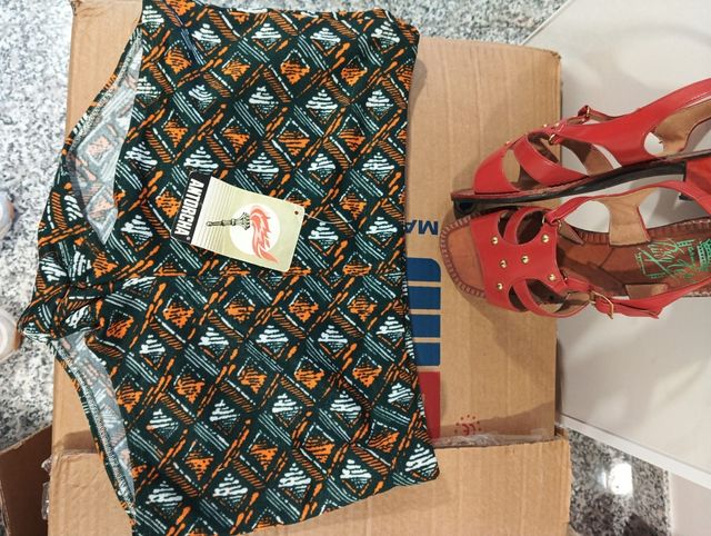 Bañadores vintage , sandalias,bata,y prendas