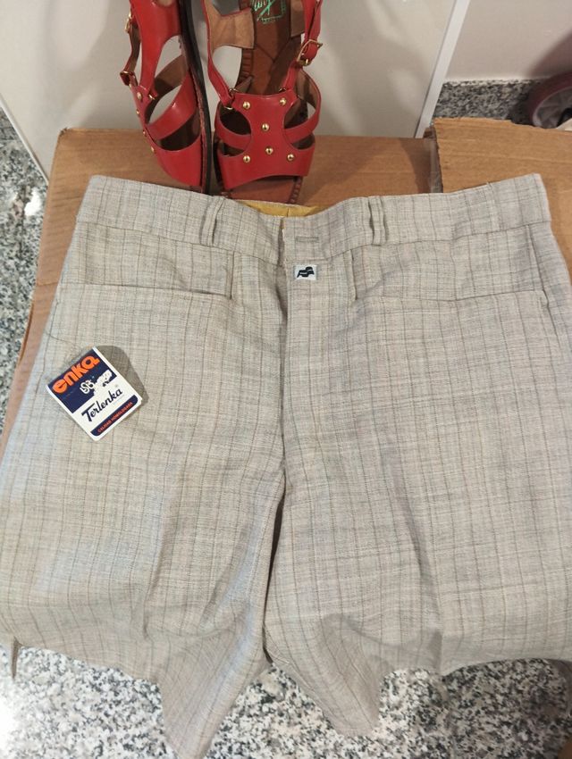 Bañadores vintage , sandalias,bata,y prendas